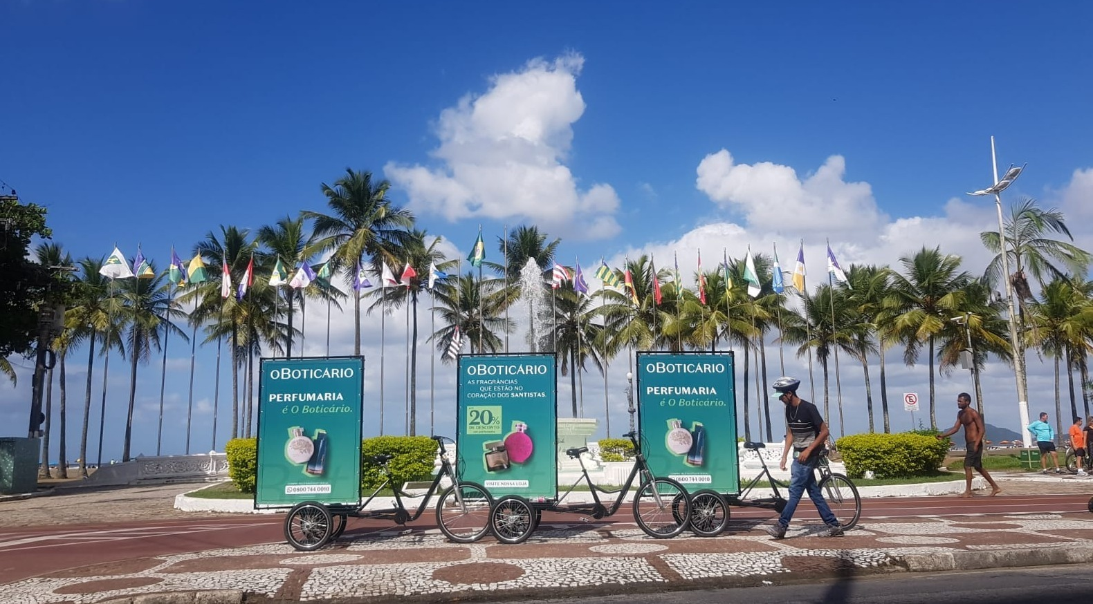 O Boticário em mídia bike no litoral